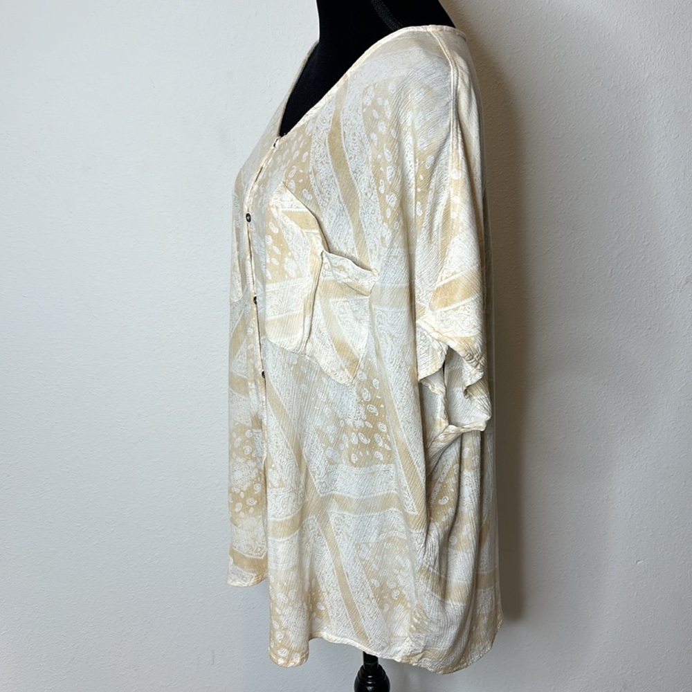 Maurices Size 4x Button Up Top - image 6